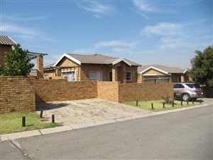 3 Bed Townhouse in Honey Park