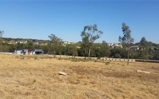 8818 m² Land available in Mooikloof Heights
