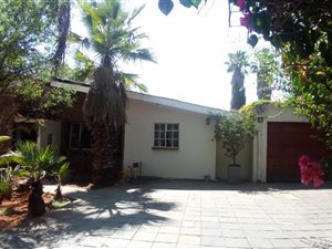 3 Bed House in Lynnwood Glen