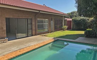 3 Bedroom Apartment in Morningside Manor