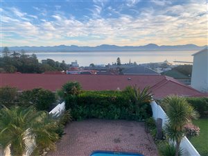 3 Bed Townhouse in Mossel Bay Central