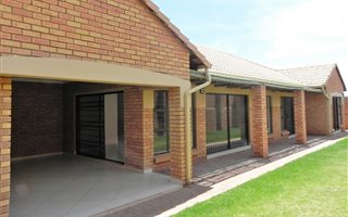 4 Bedroom Townhouse in Olympus AH