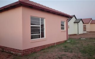 2 Bedroom House in Westenburg