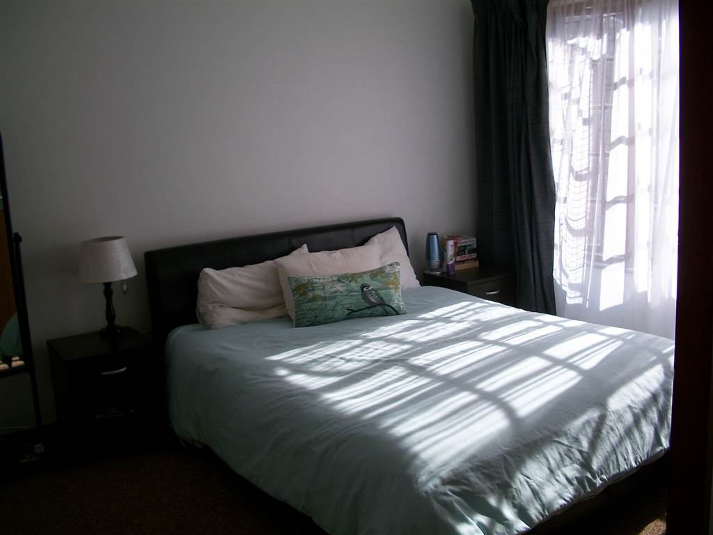 3 Bedroom Duplex in Prestbury photo number 12