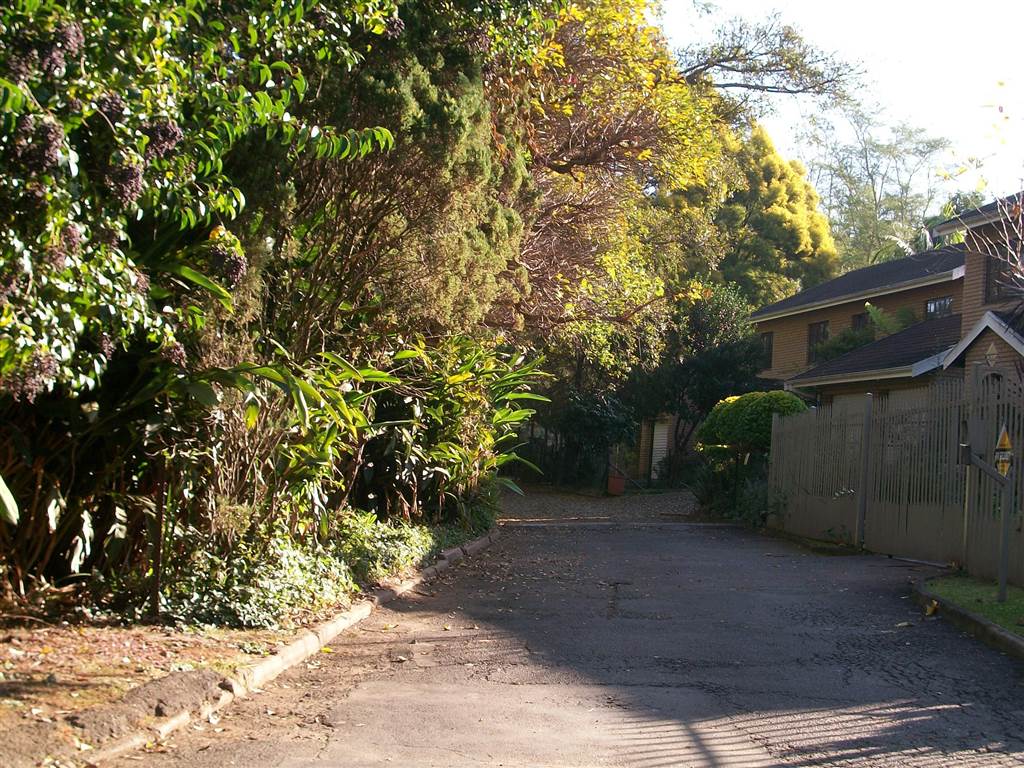3 Bedroom Duplex in Prestbury photo number 3