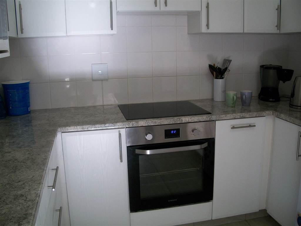 3 Bedroom Duplex in Prestbury photo number 10