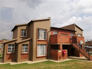 2 Bed Apartment in Honeydew
