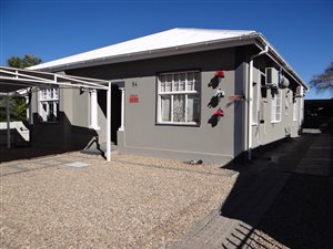 3 Bed House in Beaufort West
