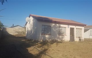 3 Bedroom House in Acaciaville