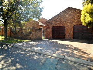 3 Bed House in Lakeside