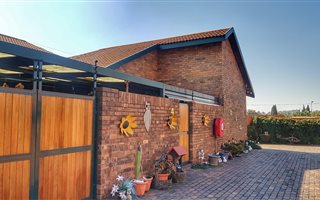 3 Bedroom Townhouse in Brackendowns