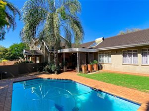 5 Bed House in Eldoraigne