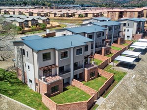 3 Bed Apartment in Wilgeheuwel