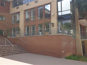 551 m² Office Space in Constantia Kloof