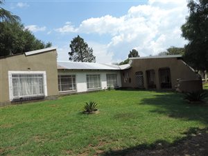 2.4 ha Farm in Miravaal