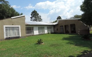 2.4 ha Farm in Miravaal