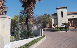 2 Bedroom Apartment in Pineslopes