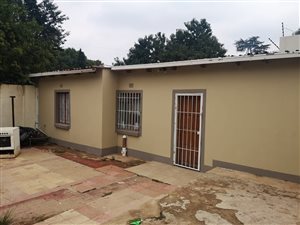 1 Bed Garden Cottage in Observatory