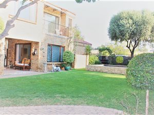 3 Bed Townhouse in Ruimsig