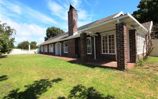 4 Bedroom House in Tokai