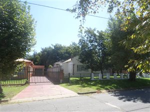 3 Bed House in Selection Park