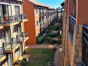 1 Bed Apartment in Spitskop