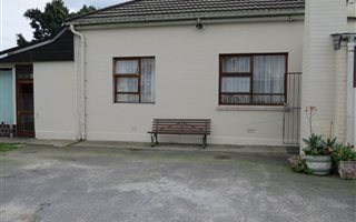 8 Bedroom House in De La Haye