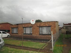 3 Bed House in Langaville