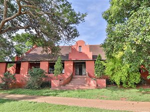 11.6 ha Farm in White River Central