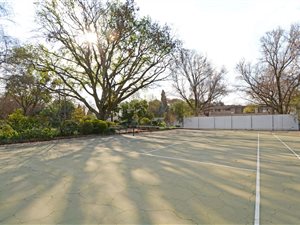 1250 m² Land available in Houghton Estate