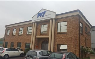 300 m² Commercial space in Allens Nek