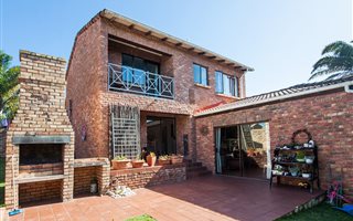 4 Bedroom Townhouse in Miramar