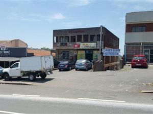 465 m² Commercial space in Umhlatuzana
