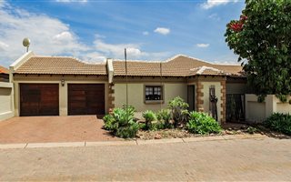 2 Bedroom Simplex in Montana Park