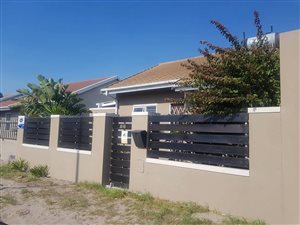 3 Bedroom House in Pelikan Park