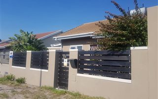 3 Bedroom House in Pelikan Park