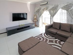 3 Bed Apartment in Brackendowns