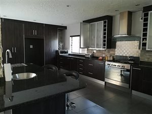7 Bed Apartment in Buccleuch