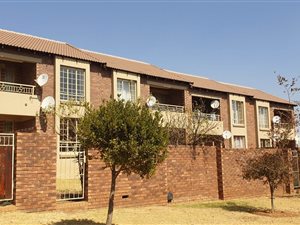 2 Bed Townhouse in Mooikloof Ridge