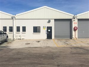 300 m² Industrial space in North End