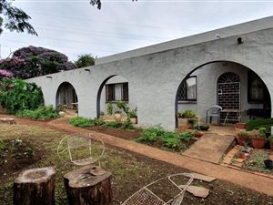 4 Bed House in Hayfields