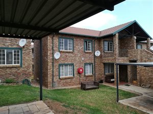 2 Bed Apartment in Rietvalleirand