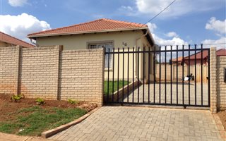 3 Bedroom House in Lotus Gardens