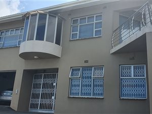 5 Bed House in Treasure Beach