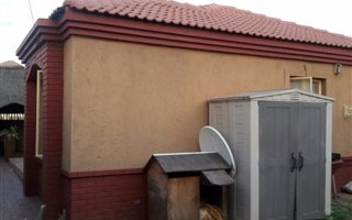 3 Bedroom House in Eloffsdal