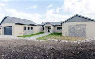 4 Bedroom House in Island View