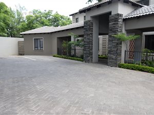 3 Bed Duplex in Rietfontein