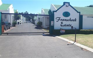 3 Bedroom Cluster in Albemarle