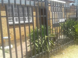 2 Bed House in Rosettenville
