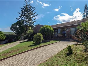 3 Bed House in Dana Bay